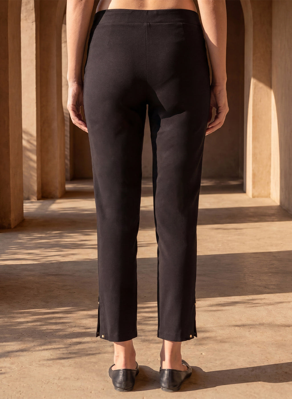 Black Straight Fit Cotton blend Capri