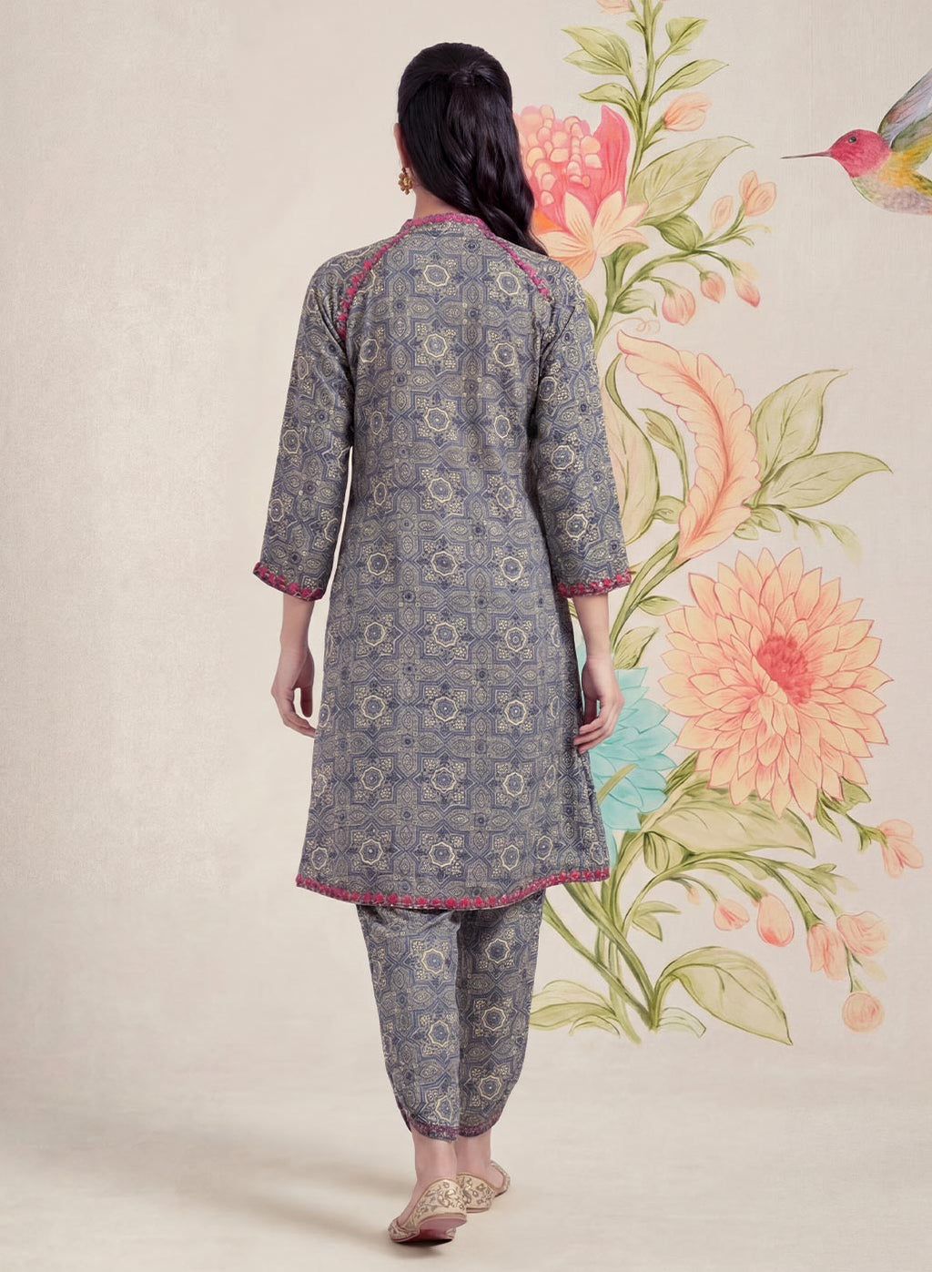 Nesoi Grey Printed Satin Co-ord Set