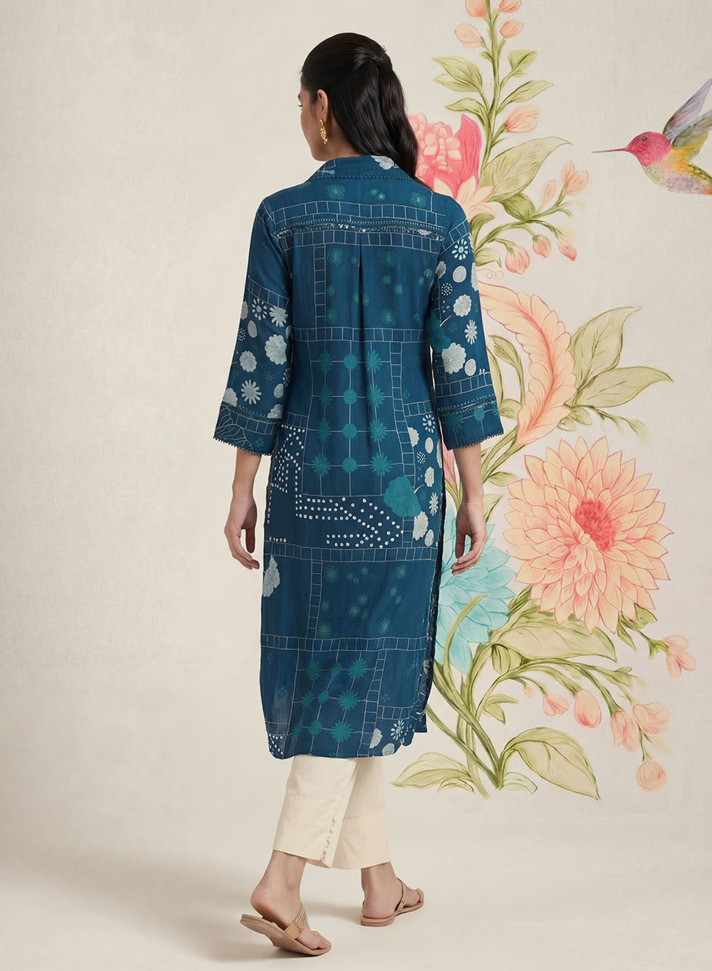 Bani Navy Printed Straight Kurti