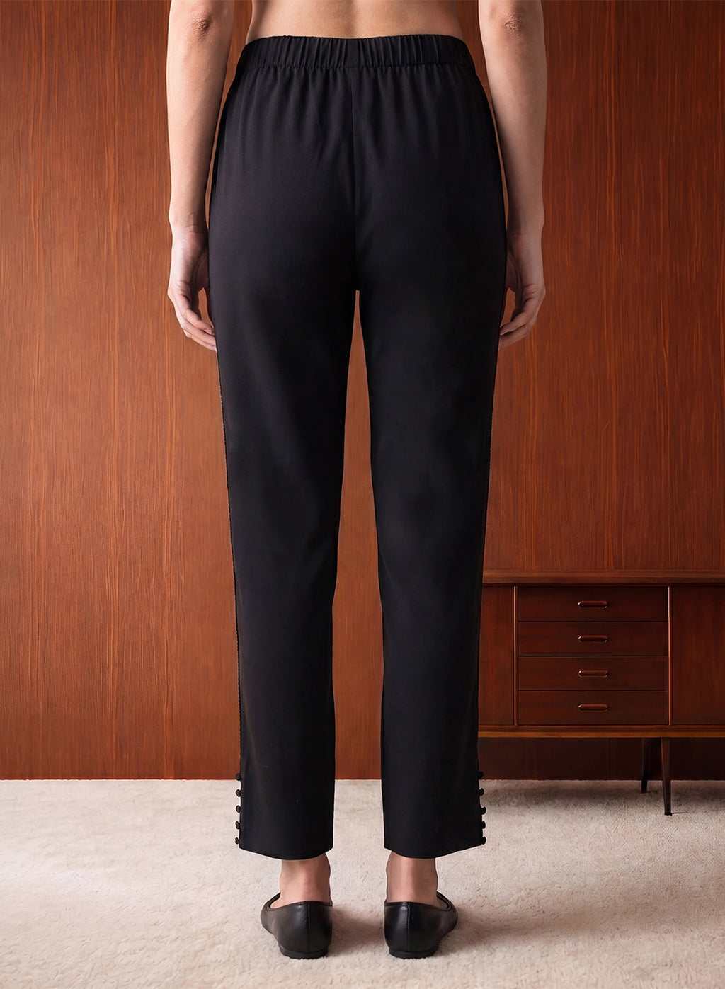 Black  Lycra Full Length Tapered Fit Pant