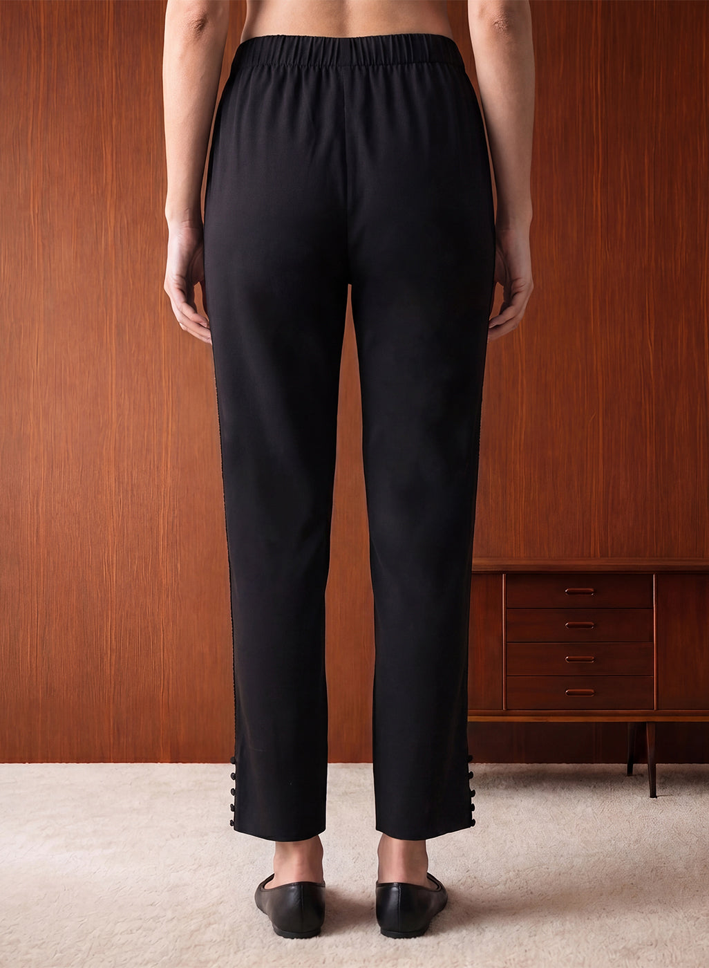 Black  Lycra Full Length Tapered Fit Pant