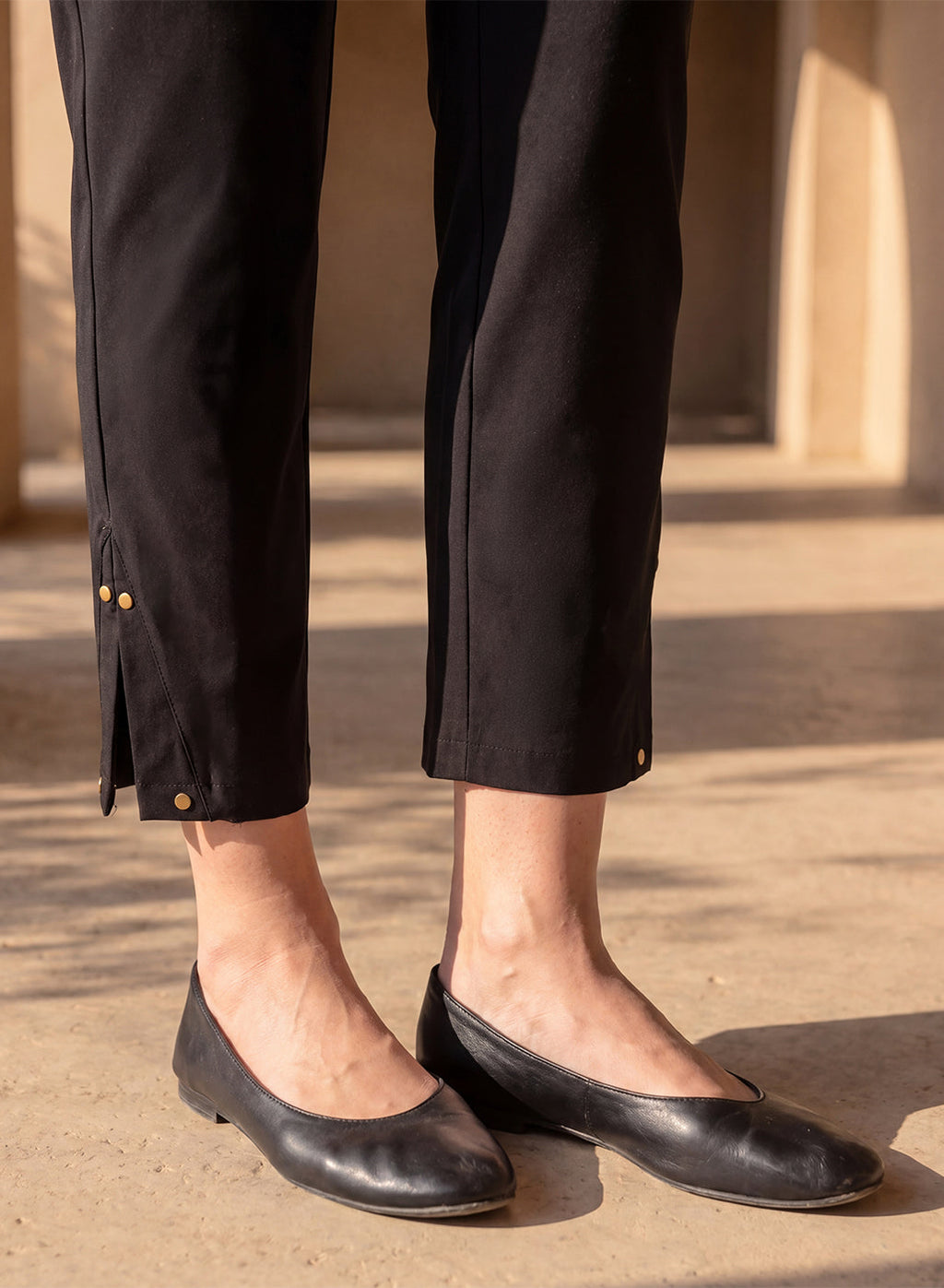 Black Straight Fit Cotton blend Capri