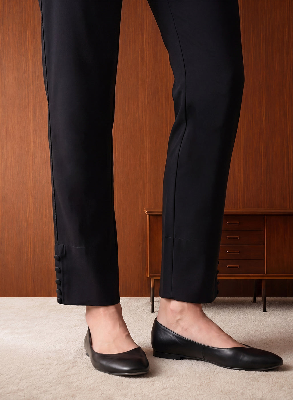 Black  Lycra Full Length Tapered Fit Pant