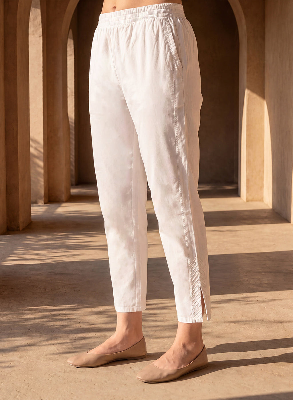 White Poplin Lycra Regular Fit Capri