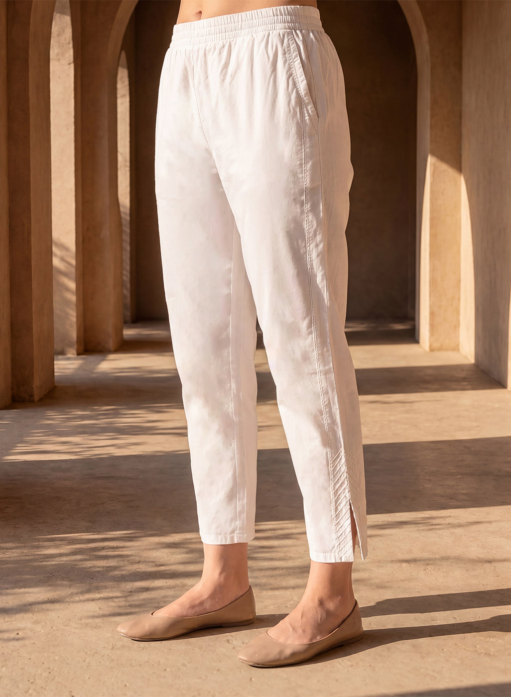White Poplin Lycra Regular Fit Capri