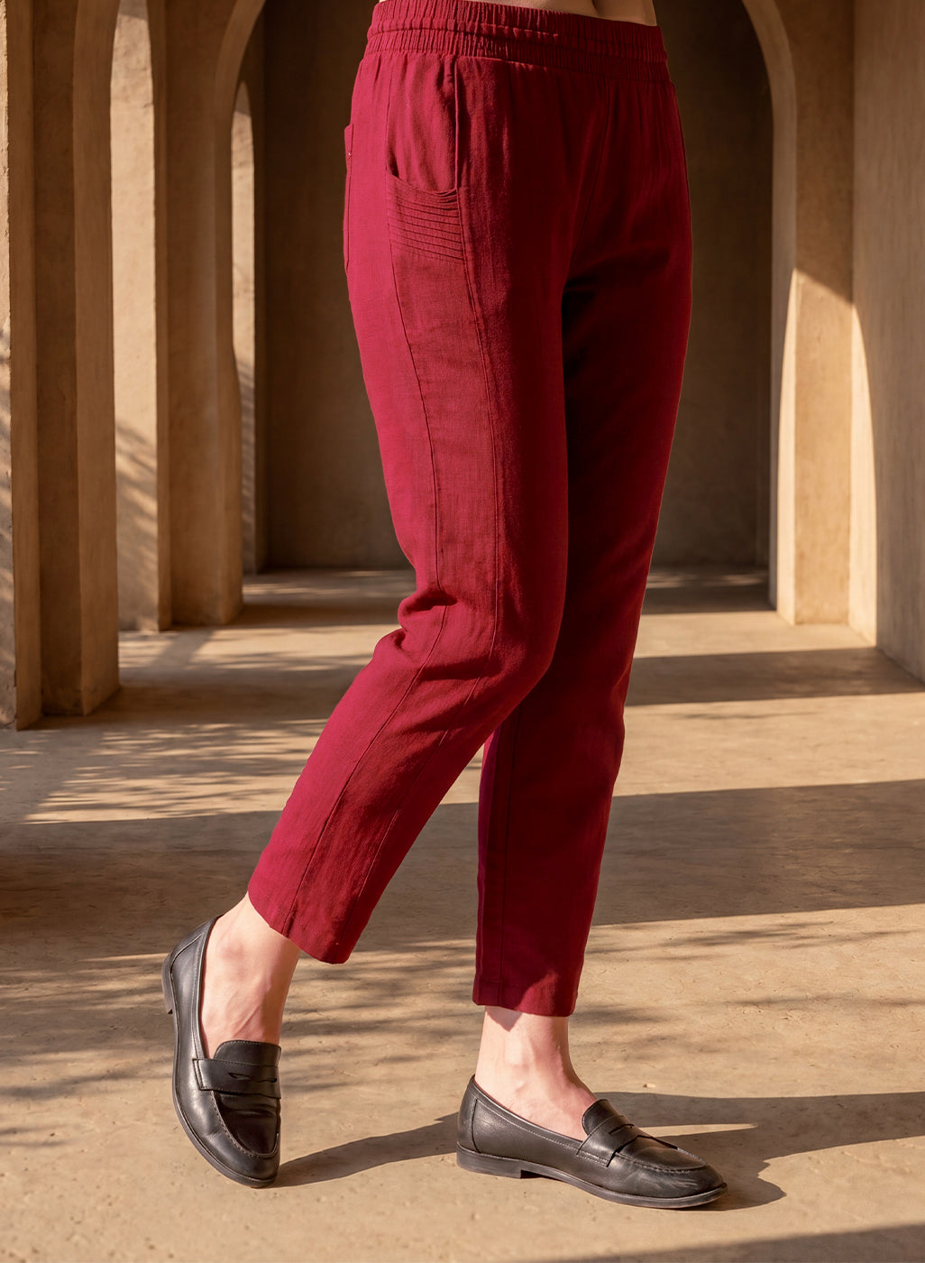 Maroon Cotton Blend Regular Fit Capris