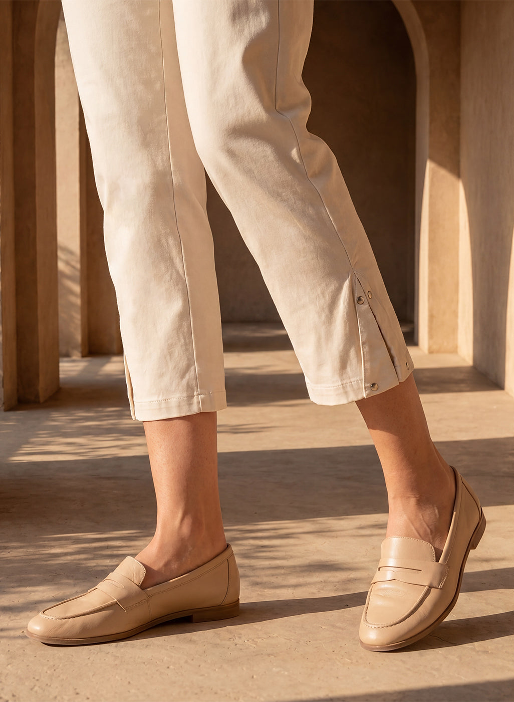 Ivory Straight Fit Cotton blend Capri