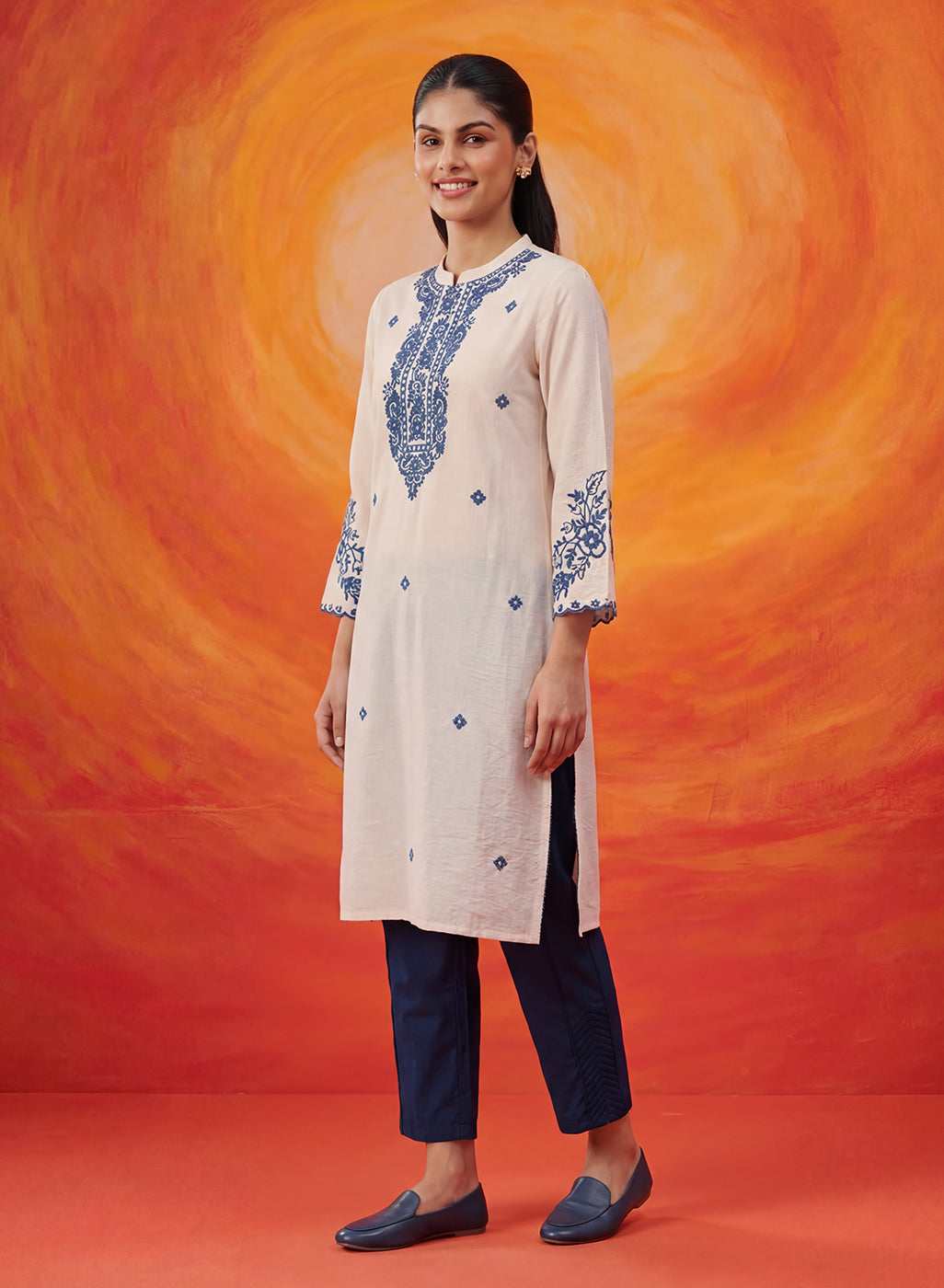 Surma Ivory Embroidered Straight Kurta