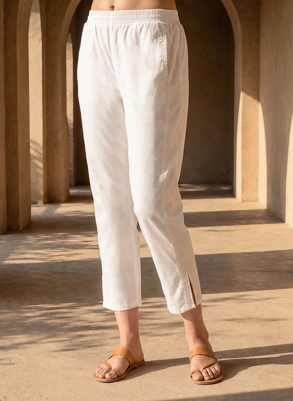 White Poplin Lycra Regular Fit Capri