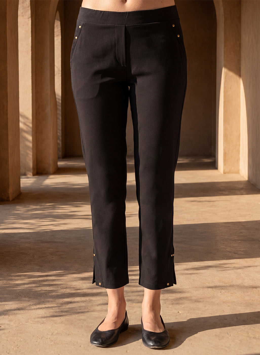 Black Straight Fit Cotton blend Capri
