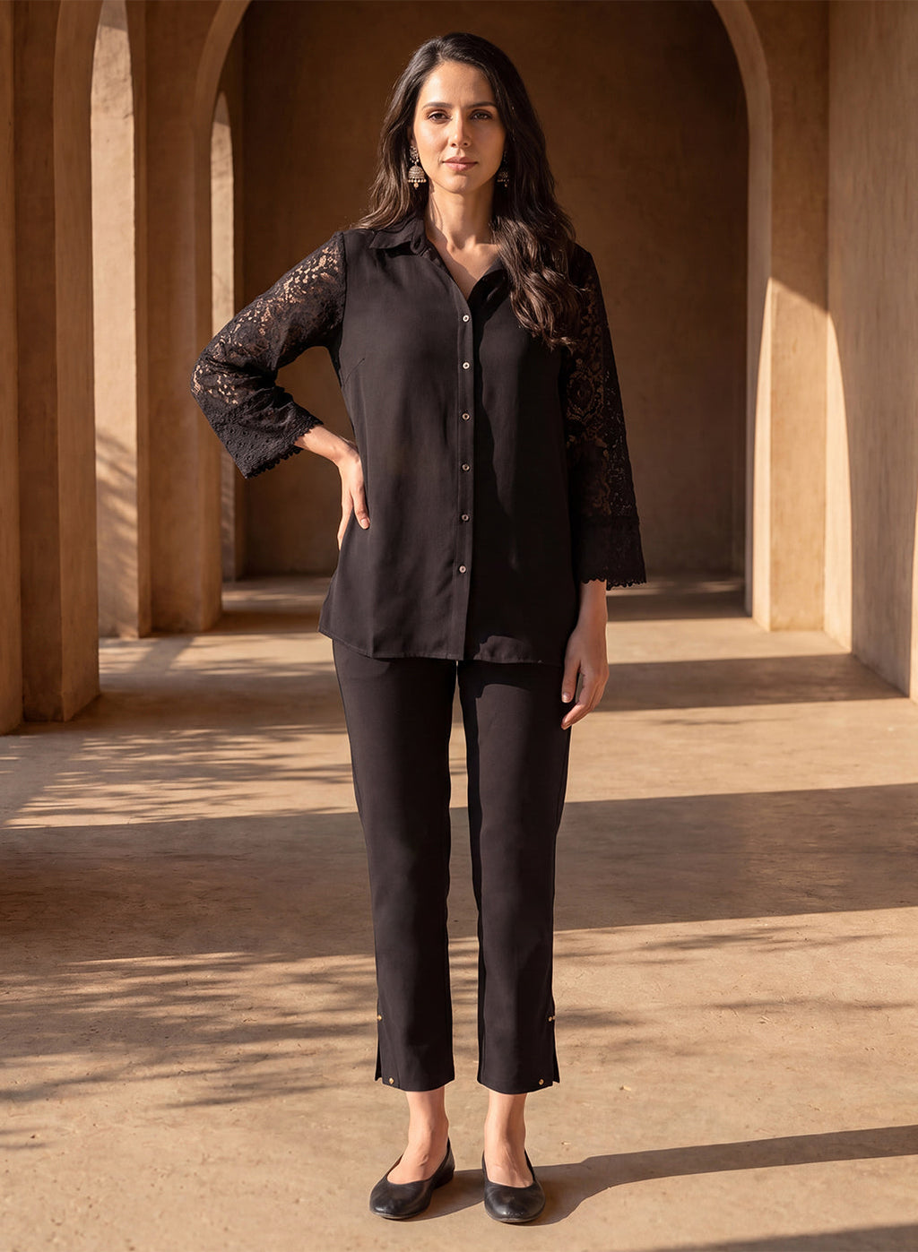 Black Straight Fit Cotton blend Capri