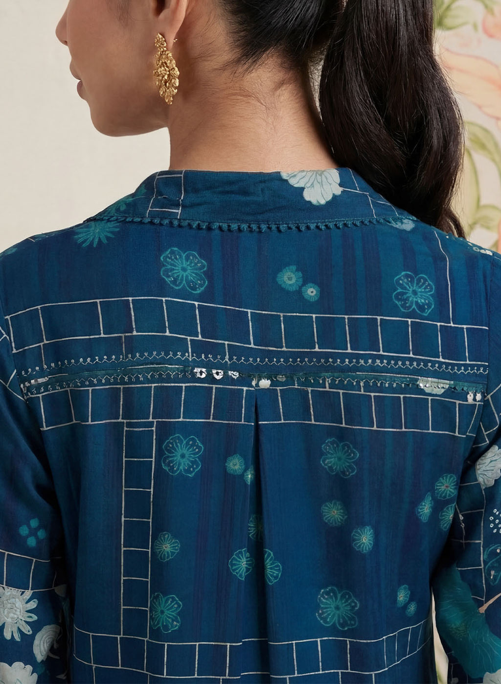 Bani Navy Printed Straight Kurti