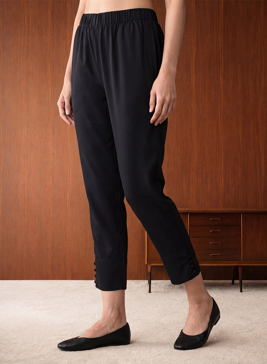 Black  Lycra Full Length Tapered Fit Pant