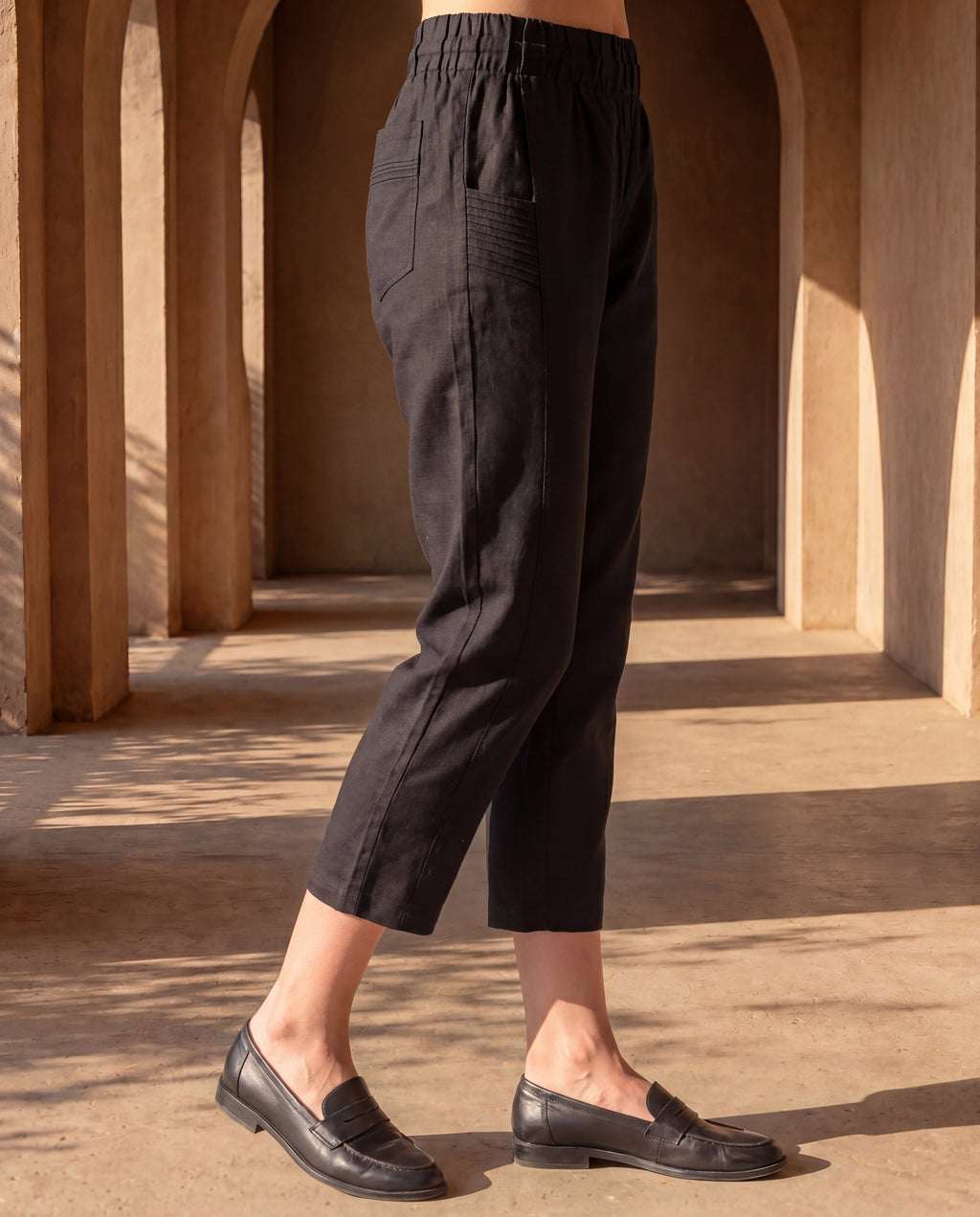 Black Cotton Blend Regular Fit Capris