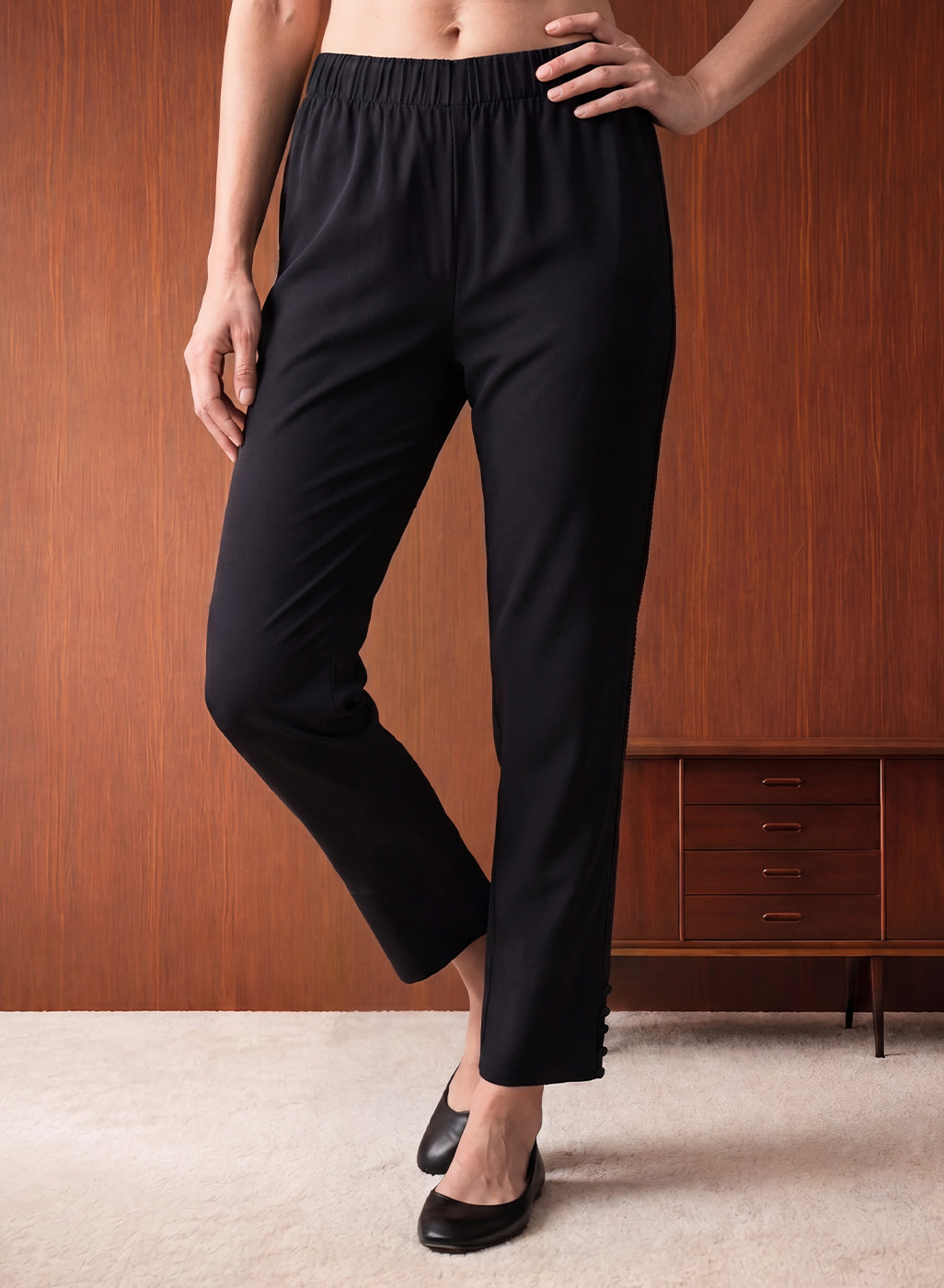 Black  Lycra Full Length Tapered Fit Pant