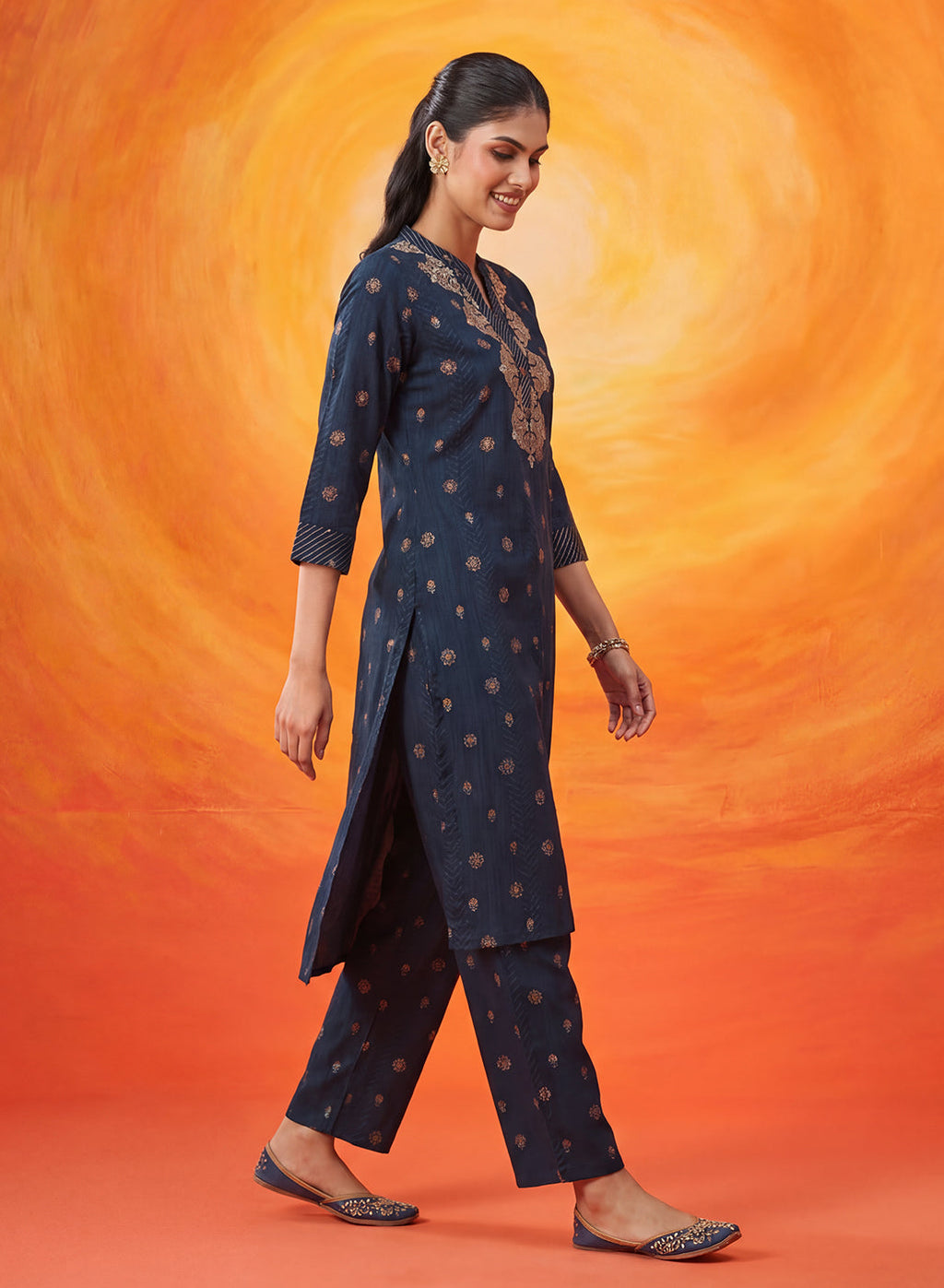 Chalka Navy Printed Cotton Blend Kurta Set