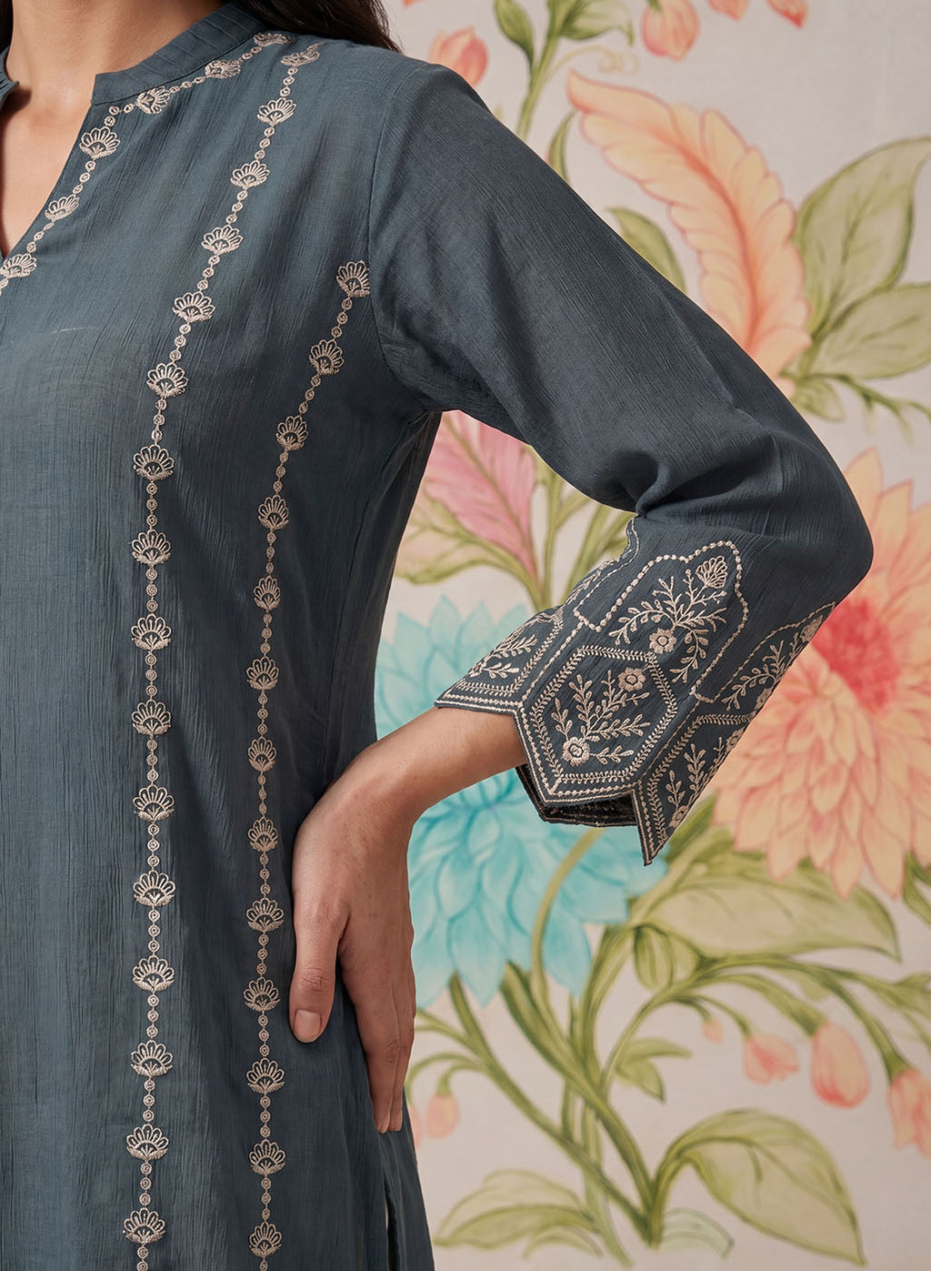 Akshi Teal Embroidered A-line Linen-blend Tunic