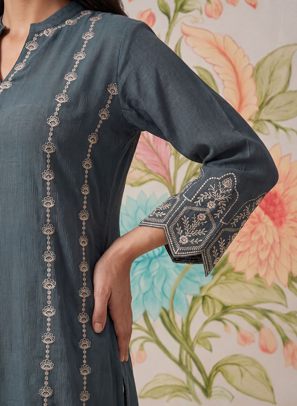 Akshi Teal Embroidered A-line Linen-blend Tunic