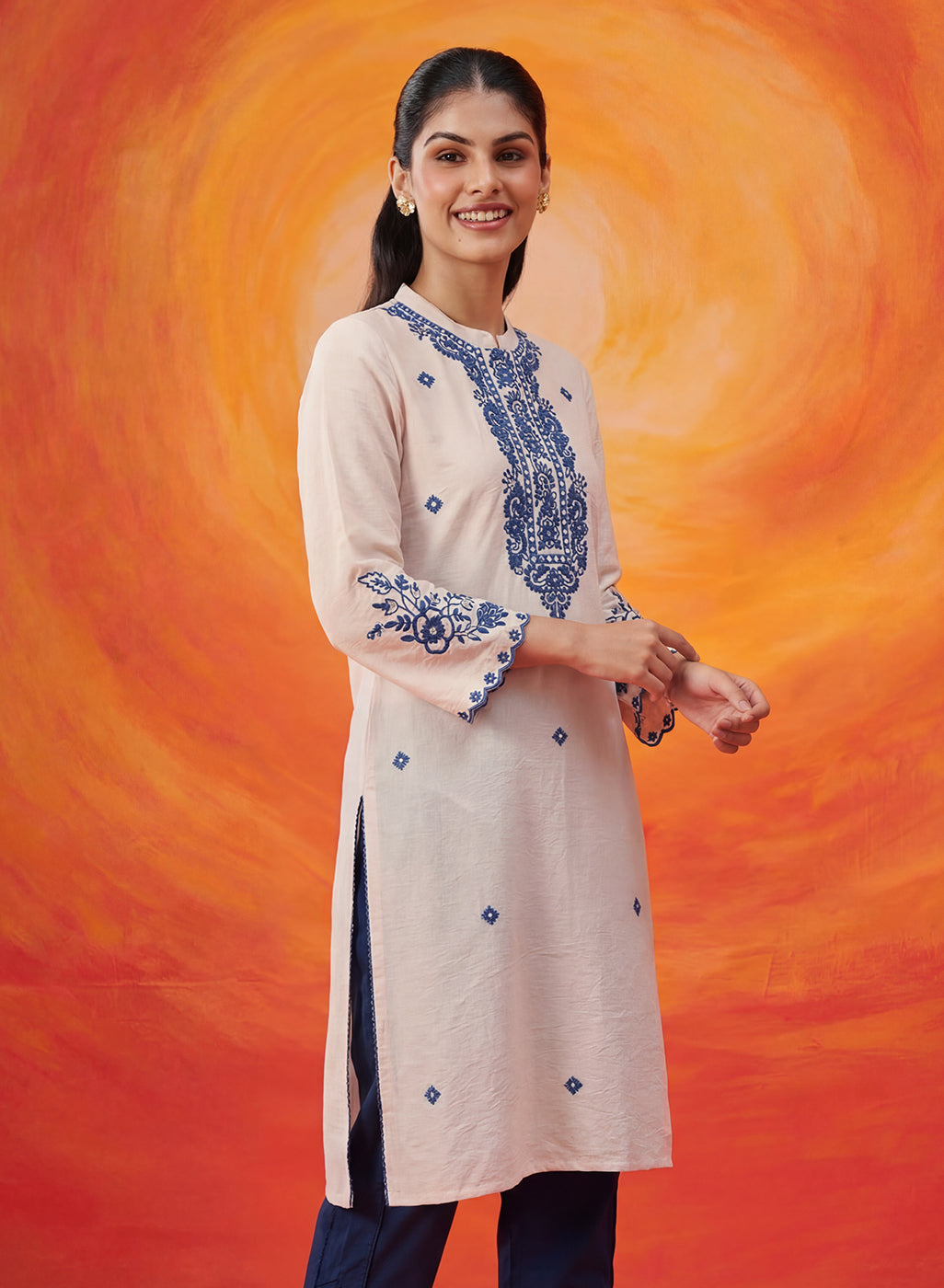 Surma Ivory Embroidered Straight Kurta