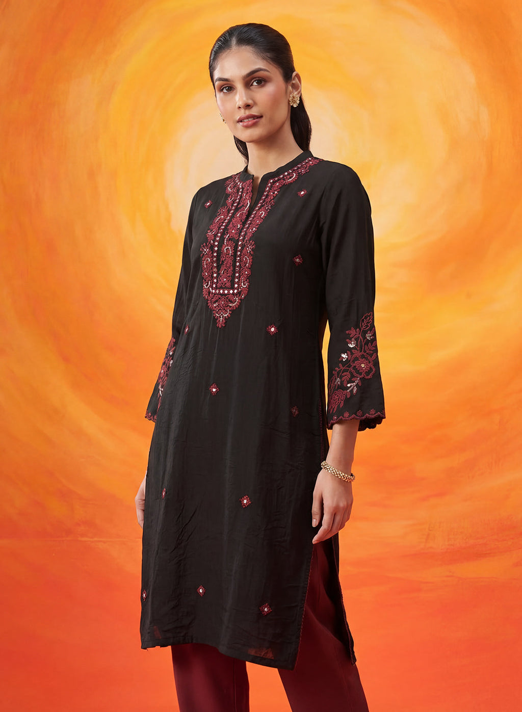 Surma Black Embroidered Straight Kurta