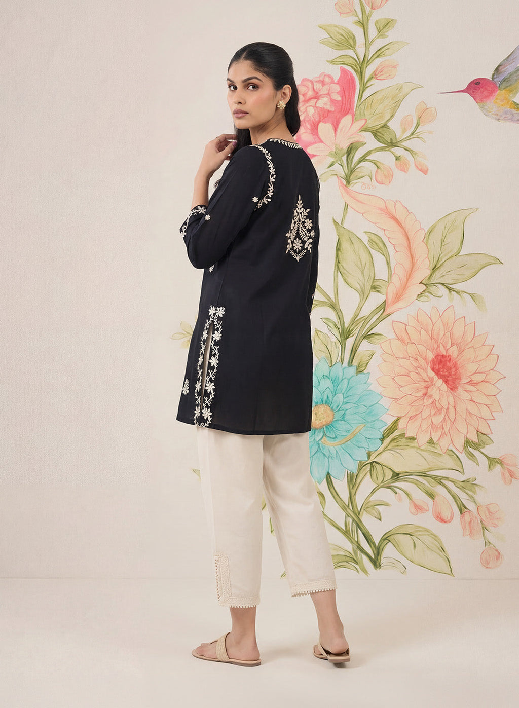Afiya Black Cotton Blend Embroidered Kurti