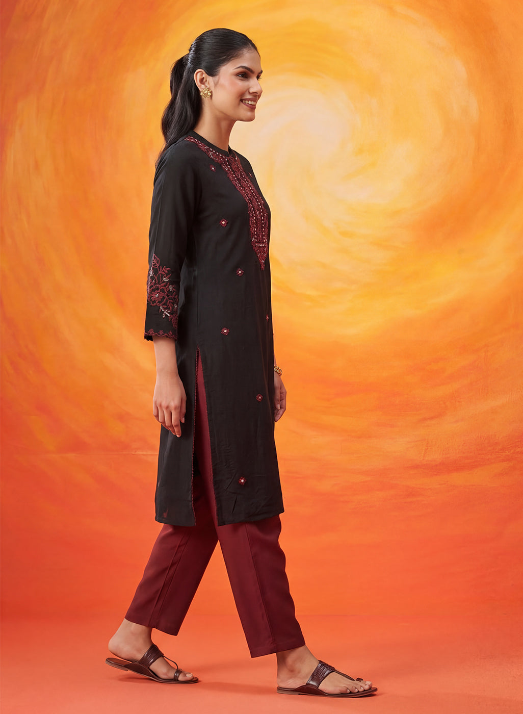 Surma Black Embroidered Straight Kurta