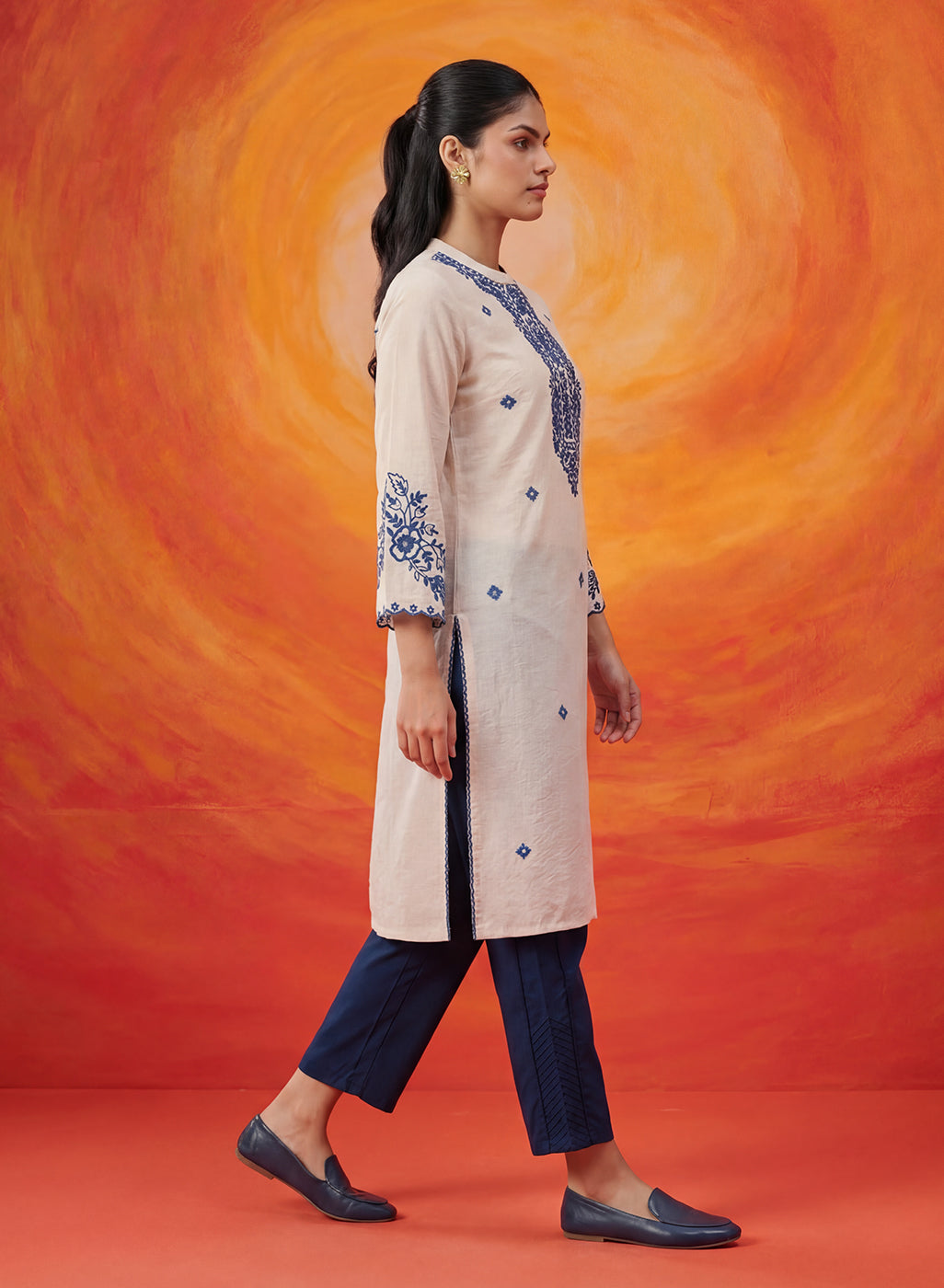 Surma Ivory Embroidered Straight Kurta