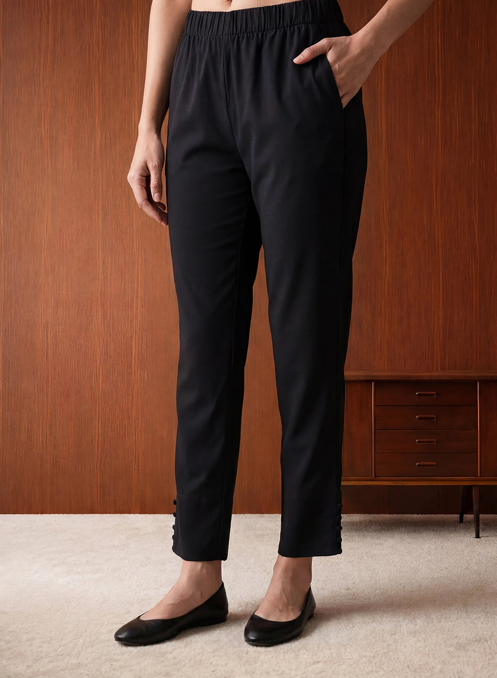Black  Lycra Full Length Tapered Fit Pant